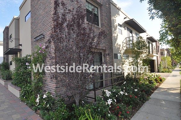 1st image of 1901 Overland Ave