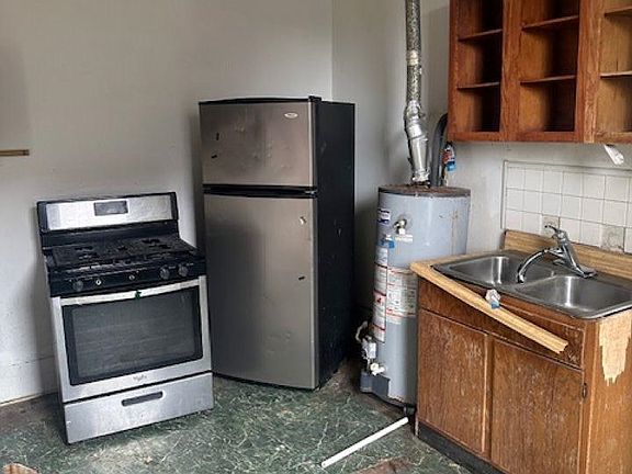 2nd image of 1239 S Wellington St