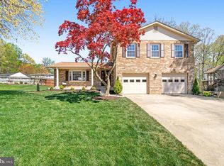 6661 Old Blacksmith Dr, Burke, VA 22015