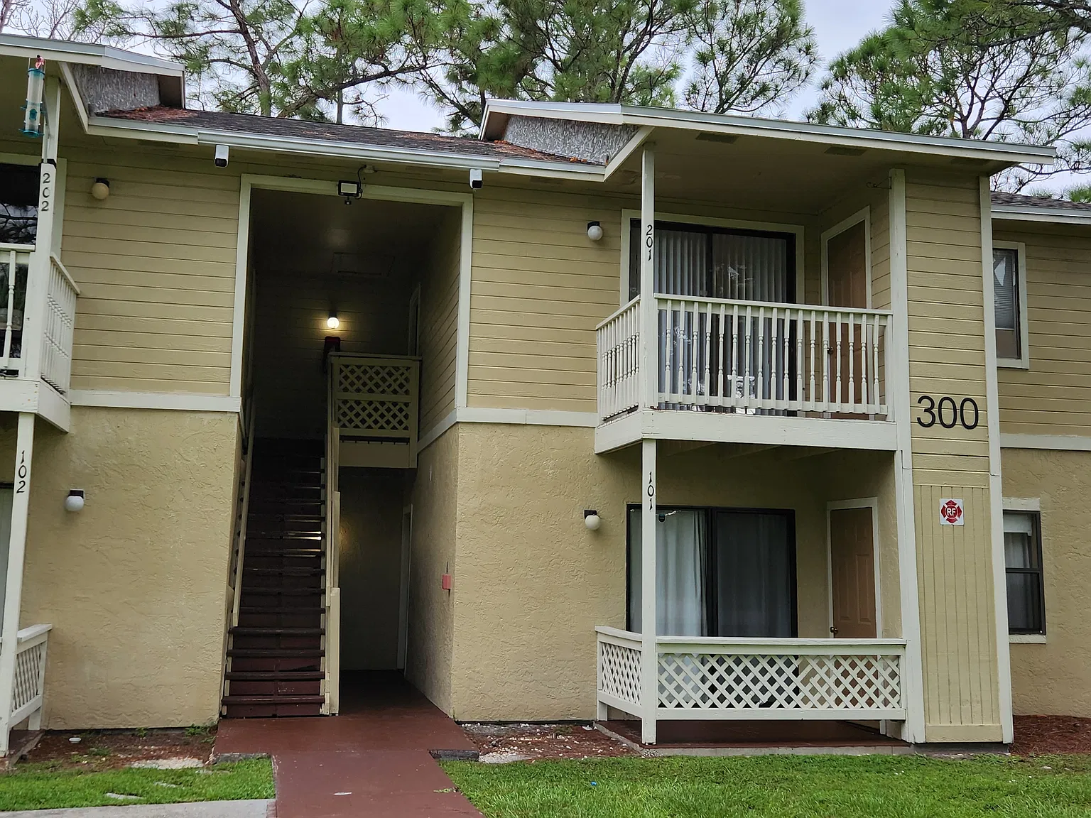 2 bed, 850 sqft, $1,245 — Photo 3