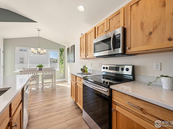5th image of 713 Mt Evans Ave