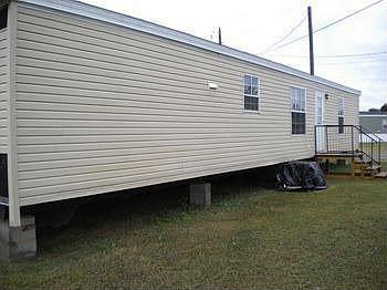 1997 24 x 52 Redman Rear