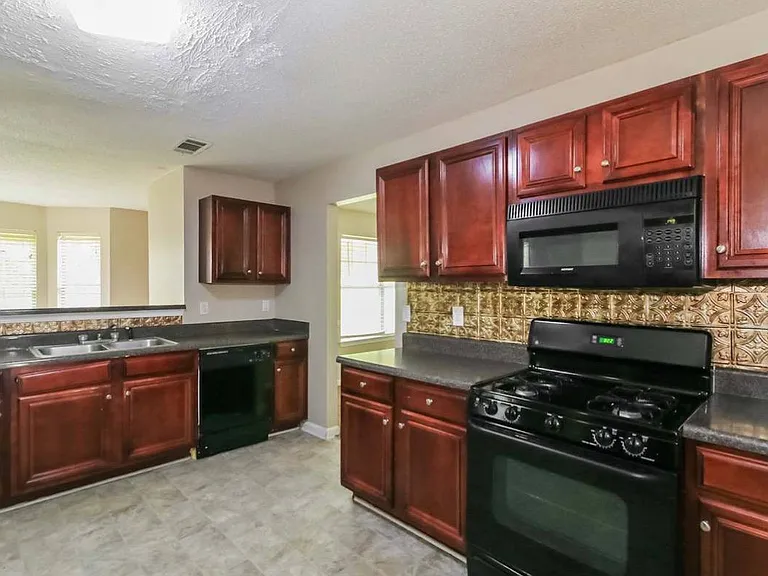 6849 Fireside Ln — Photo 6