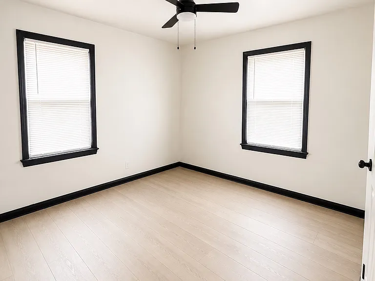 8881 Greenview Ave — Photo 13