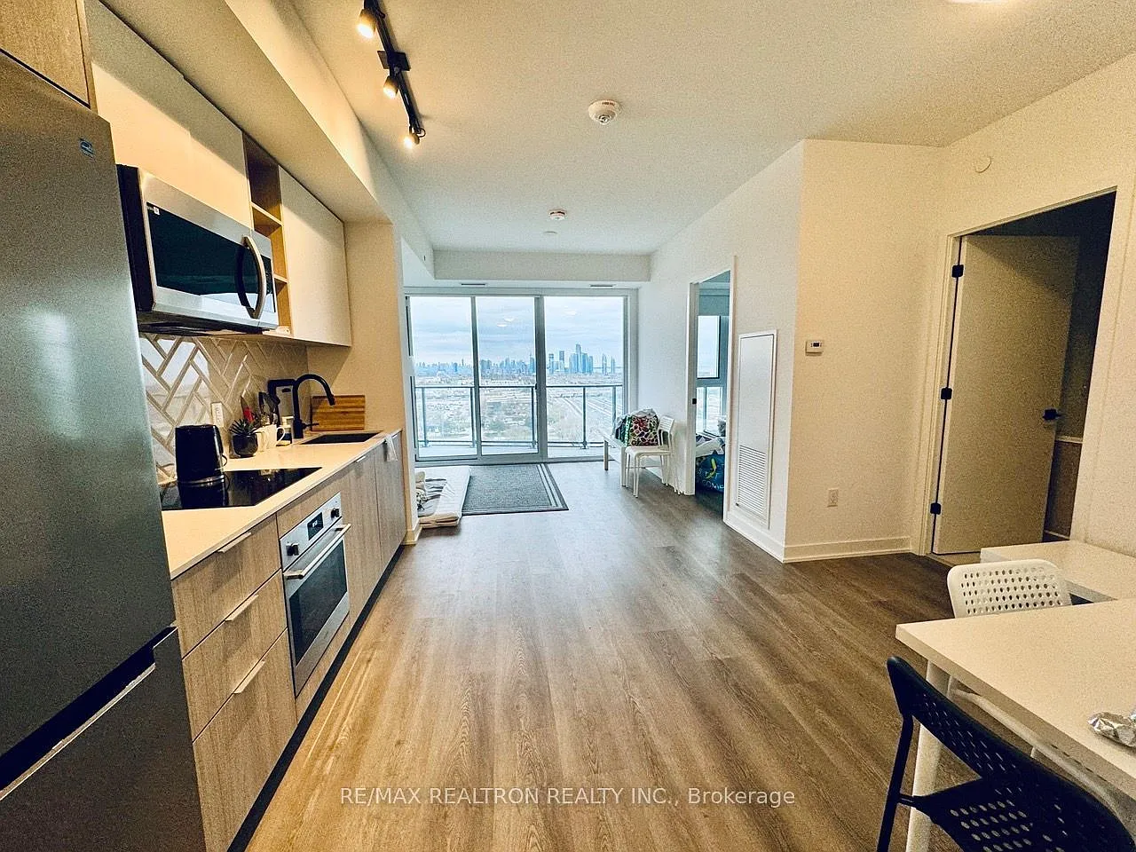 2 bed, $2,350 — Photo 3
