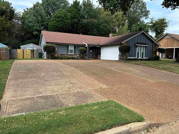 2nd image of 6892 Starkenburg Ln