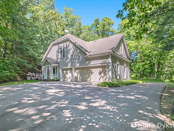 3rd image of 6595 Denham Ct SE