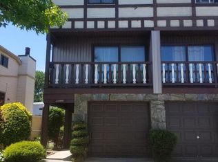 70 Sleepy Hollow Rd, Staten Island, NY 10314