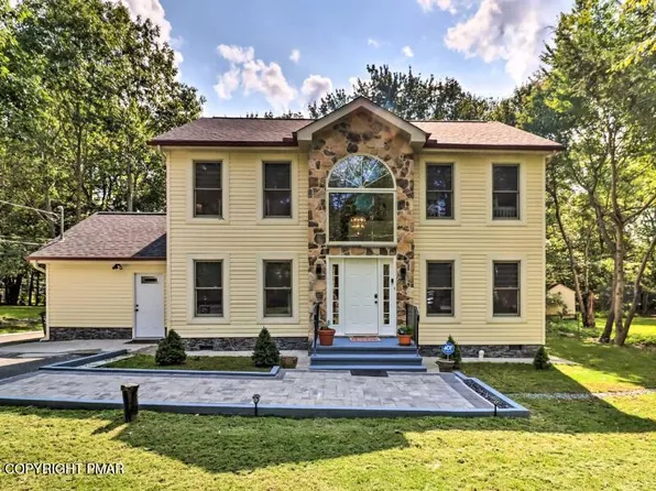 415 Alter Ave #415, Pocono Summit, PA 18346