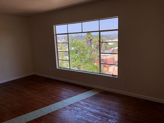 3rd image of 4509 Alta Ln