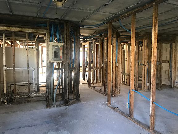 2nd image of 450 SW South River Dr APT 101
