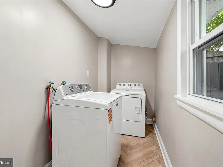 3027 Agate St — Photo 9