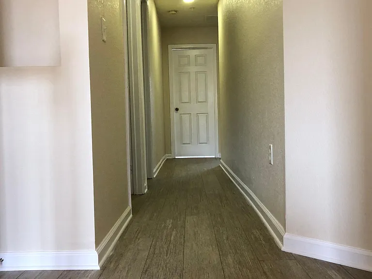 2936 Ashland Ln S — Photo 13
