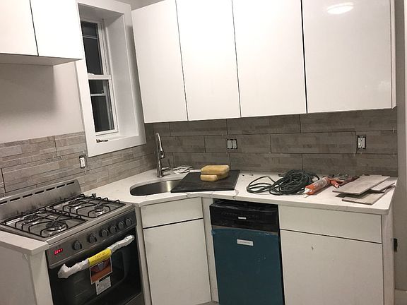 3rd image of 3143 Kennedy Blvd APT 404