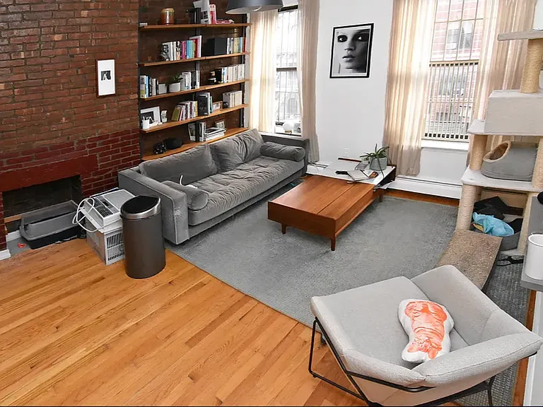 531 E 11th St #5B — Photo 1