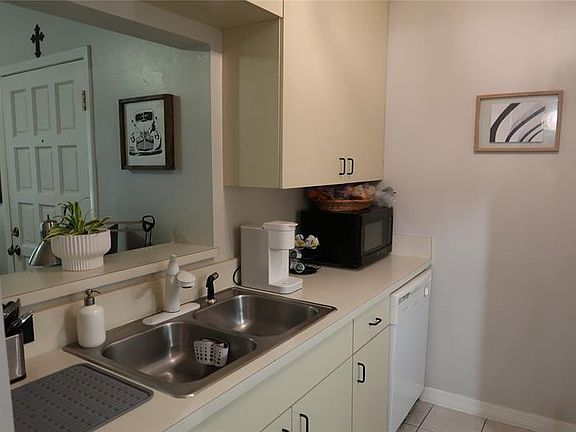 5th image of 2050 San Marcos Dr SE APT 112