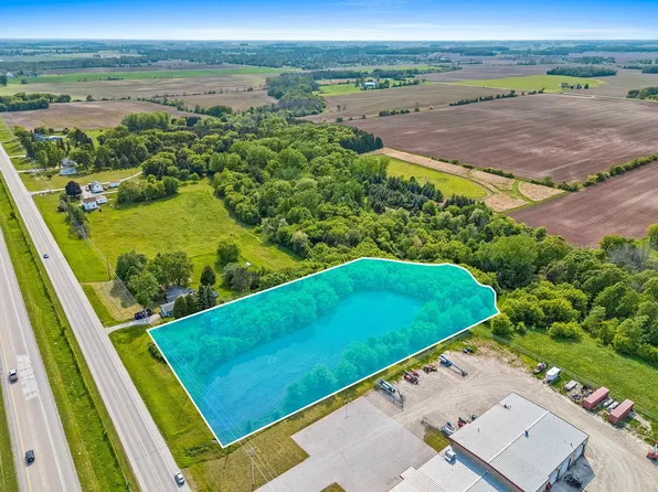 Mid Valley Dr, De Pere, WI 54115
