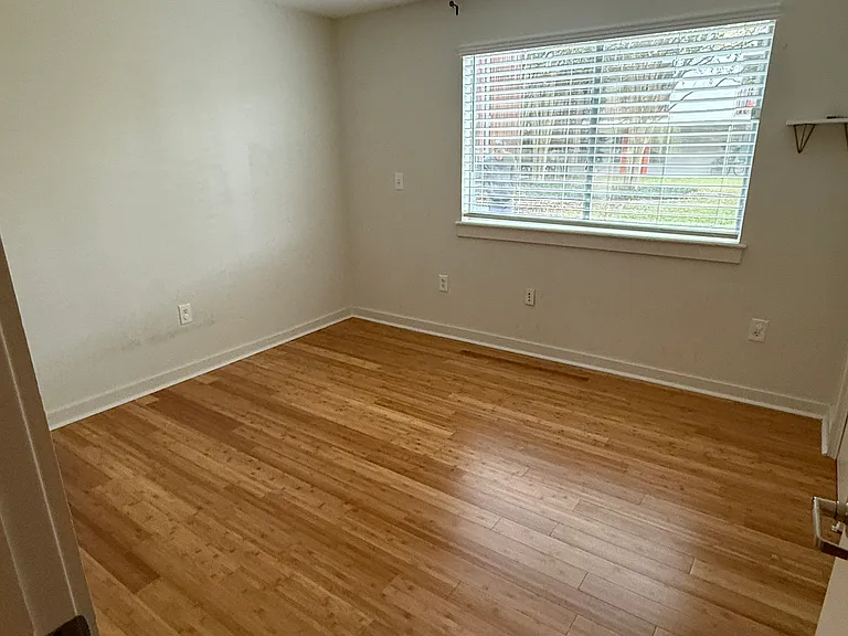 2200 Dickson Dr #101 — Photo 15