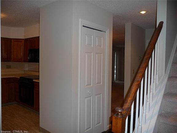 3rd image of 29 Meadow Lake Dr
