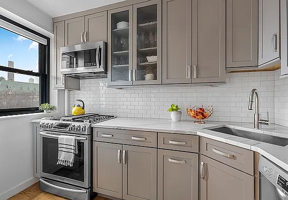 4th image of 345 Clinton Ave APT 7E