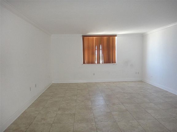 5th image of 403 69th St #500