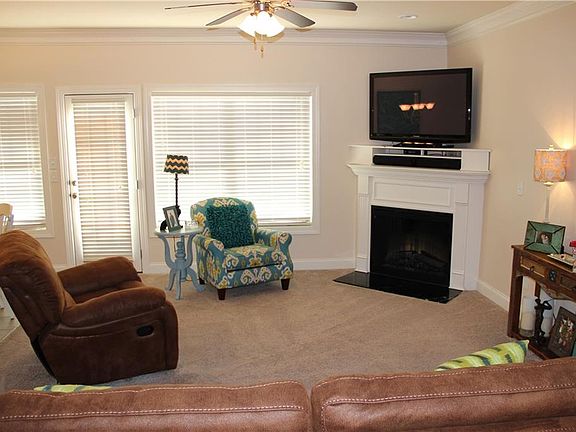 5th image of 131 Townview Dr