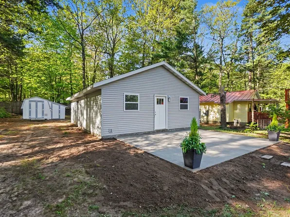 9751 W Silver Lake Rd, Mears, MI 49436