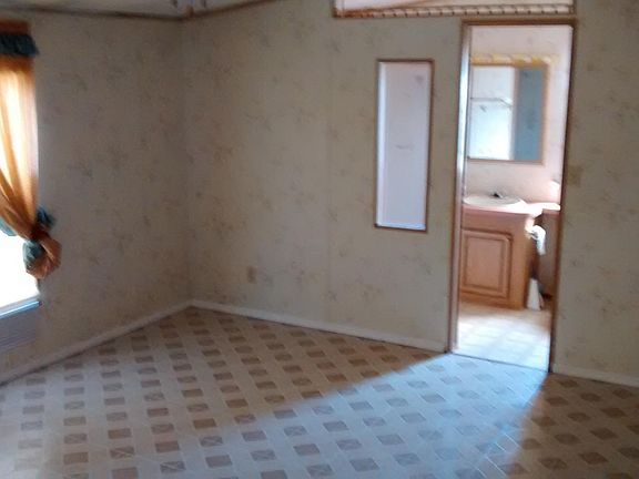 3rd image of 11221 Olive Cir