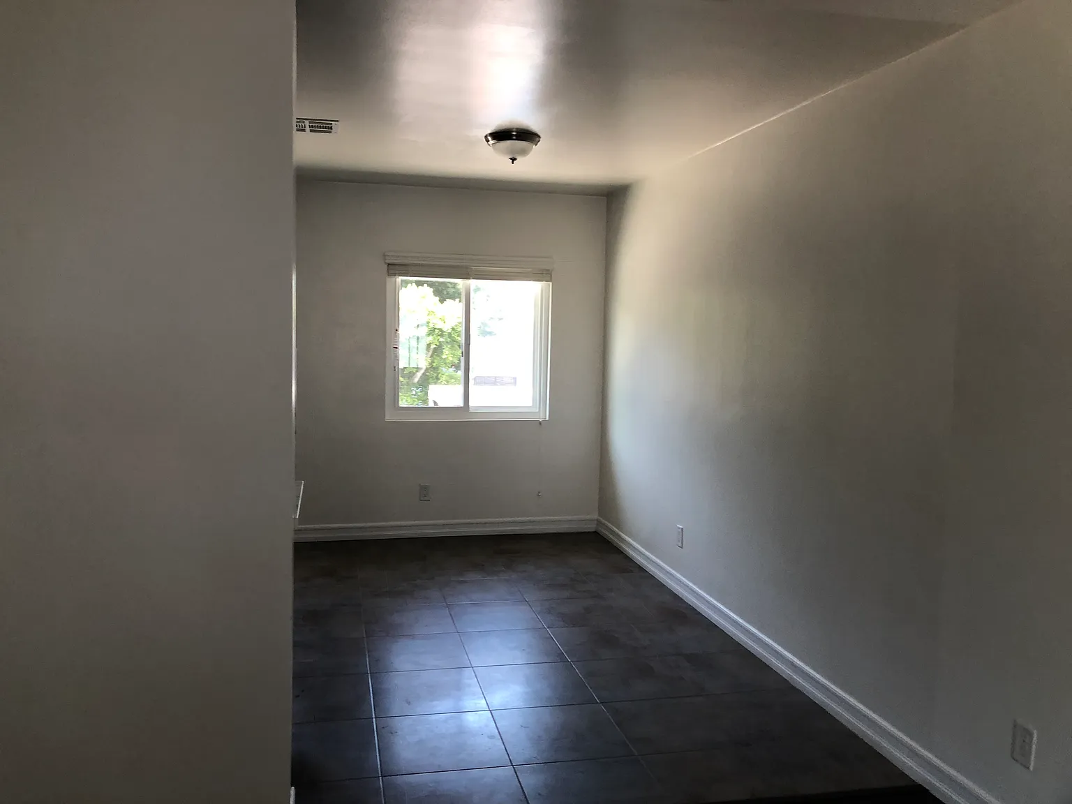 2 bed, 750 sqft, $2,480 — Photo 3