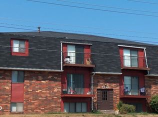 4454 N Division St APT 302, Davenport, IA 52806