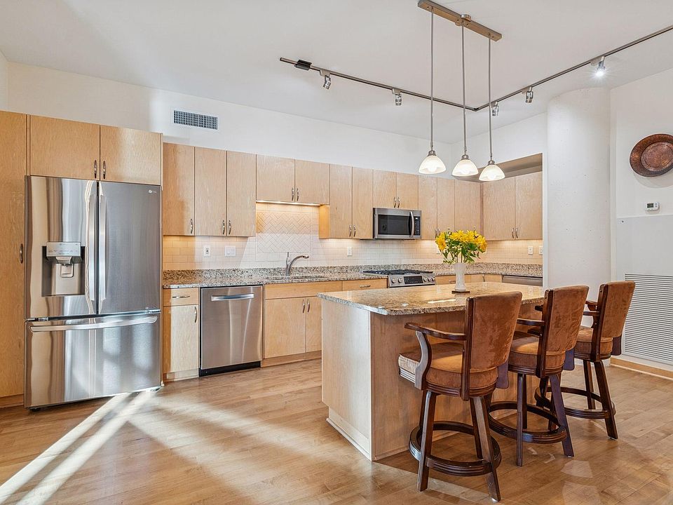 1st image of 215 10th Ave S Unit 211