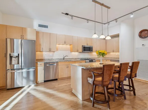 215 10th Ave S Unit 211, Minneapolis, MN 55415