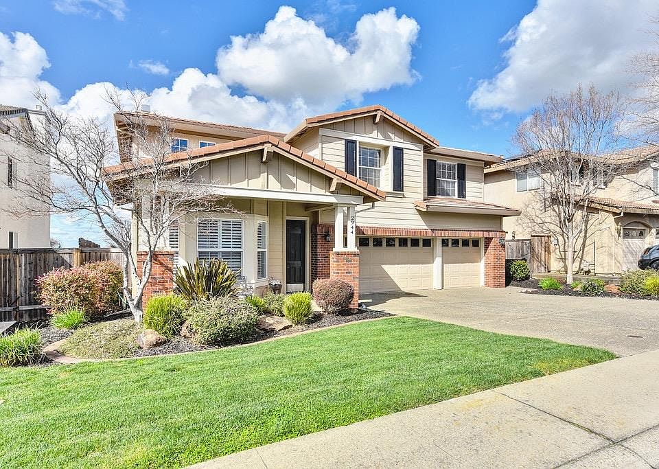 1st image of 2944 Fox Hill Dr