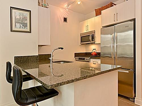 3rd image of 1510 Lexington Ave APT 7N