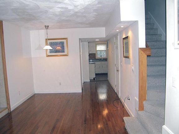 3rd image of 4 Mary Dyer Ln