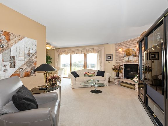 3rd image of 15702 Deerfield Ct Unit 2S
