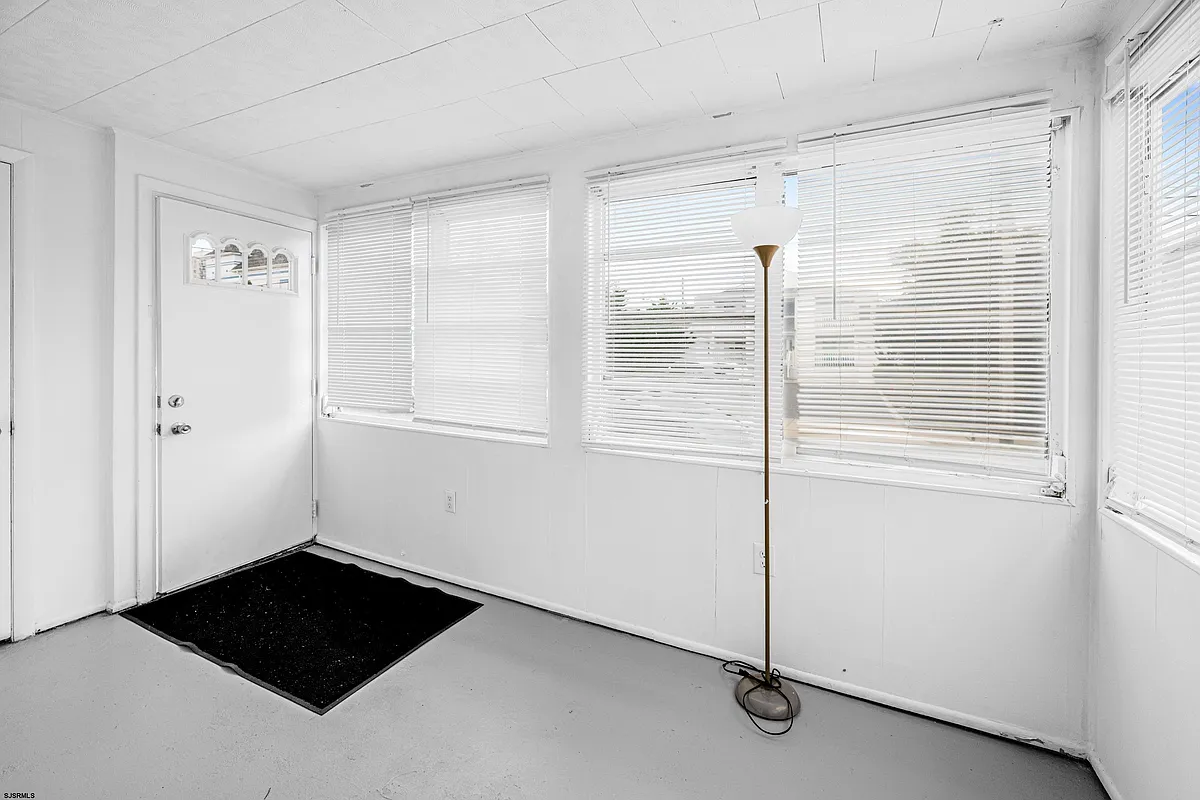 Building Photo - 7 N Jefferson Ave