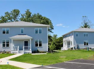 50 Hopkins Ave, Warwick, RI 02818