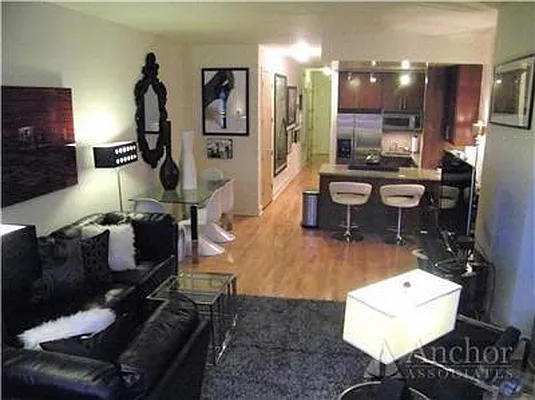 Rented by Anchor Associates | media 5