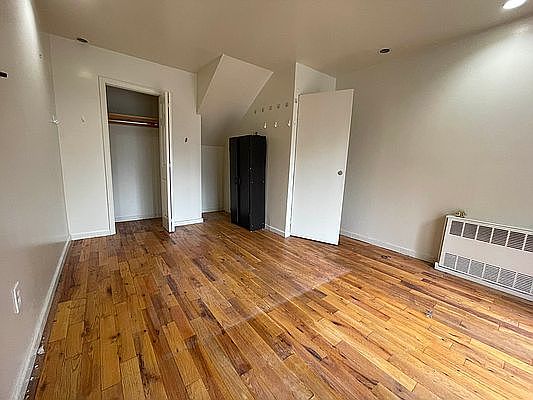 4th image of 329 E 63rd St APT 4c