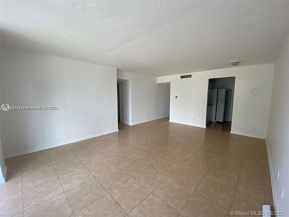 3rd image of 2020 NE 135th St APT 210