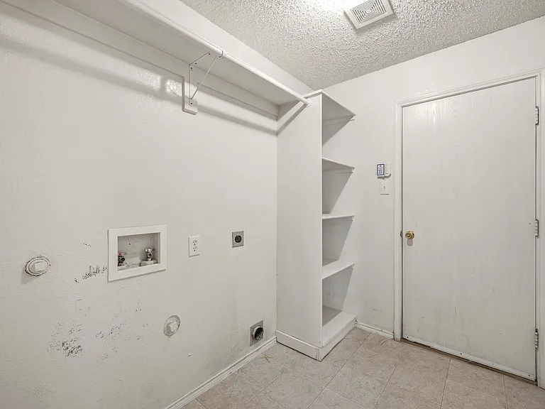 5237 Bedfordshire Dr — Photo 13