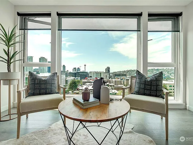 400 Melrose Ave E #302 — Photo 16