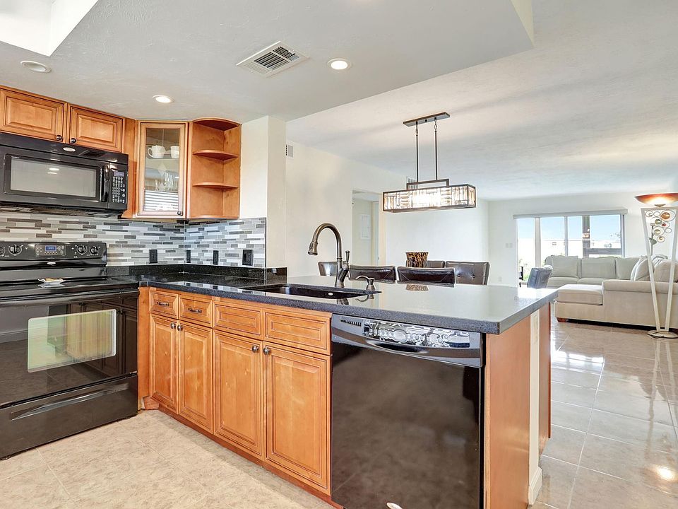 1st image of 2901 Victoria Circle #G4
