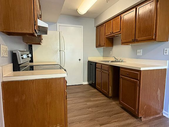 3rd image of 14906 McKisson Ct APT A