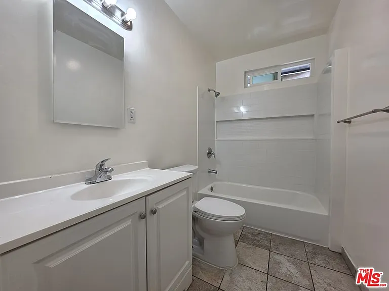 1224 N Fairfax Ave #7 — Photo 17