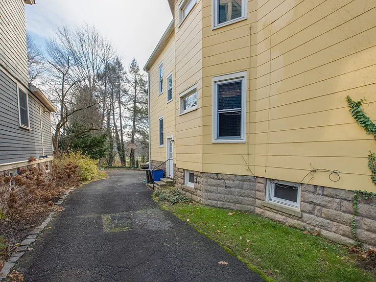 36 Burnet St #3 — Photo 21