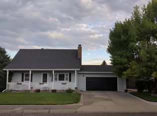 2002 Cheyenne Dr, Scottsbluff, NE 69361