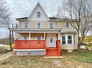 8 Smith Clove Rd, Central Valley, NY 10917