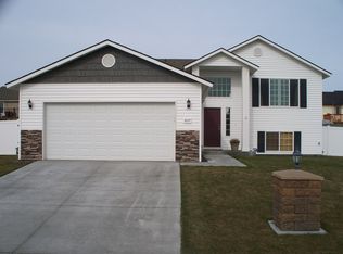 6117 Woodbine Dr, Pasco, WA